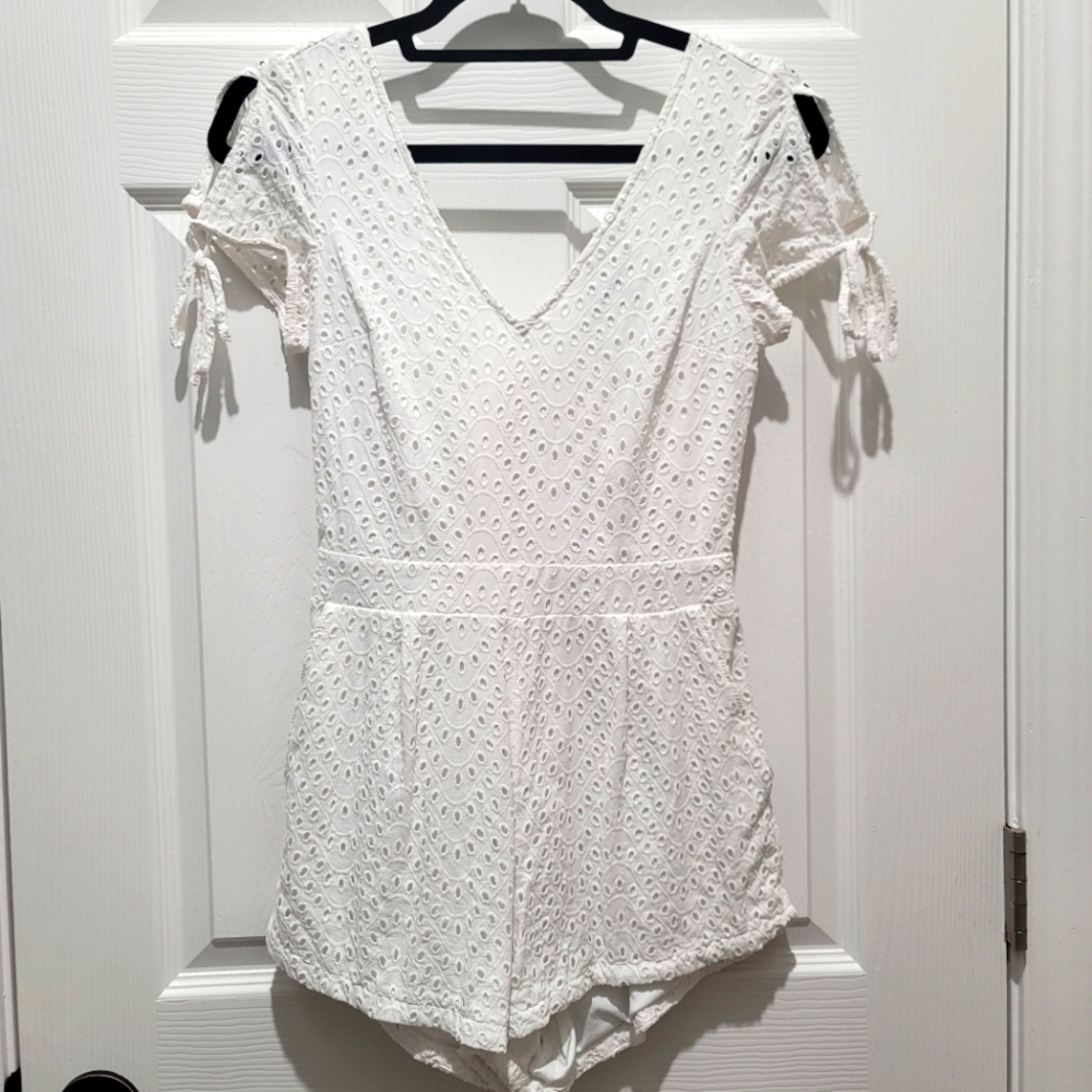 Express Eyelet Romper With Keyhole Sleeve and Tie Back